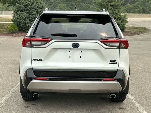 Used 2024 Toyota RAV4 XSE w/ Weather Package AWD/4WD image 4