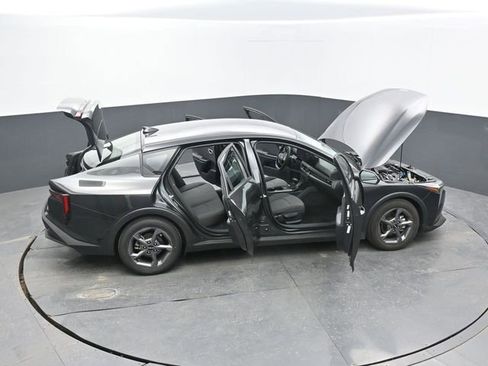 Used 2025 Kia K4 LXS image 70