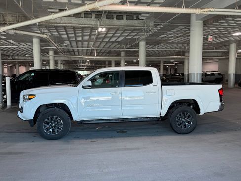 Used 2023 Toyota Tacoma SR5 RWD image 7