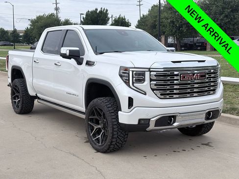 Used 2023 GMC Sierra 1500 Denali w/ Denali Reserve Package AWD/4WD image 1