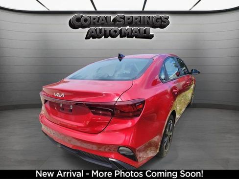 Used 2024 Kia Forte LXS w/ LXS Technology Package FWD image 4