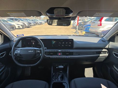 Used 2025 Kia K4 LXS FWD image 32