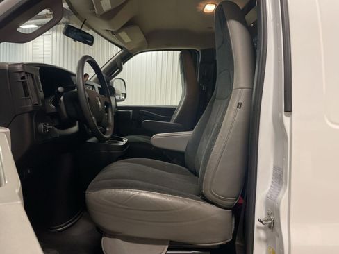 Used 2023 Chevrolet Express 2500 w/ Driver Convenience Package image 13