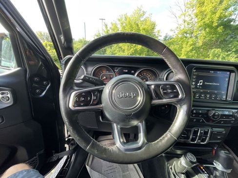 Used 2018 Jeep Wrangler Unlimited Sahara AWD/4WD image 15