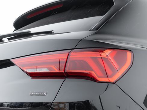 Used 2020 Audi Q3 2.0T Prestige w/ Prestige Package image 25