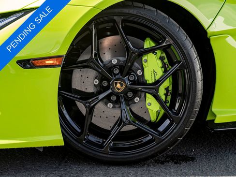 Used 2025 Lamborghini Revuelto AWD/4WD image 3