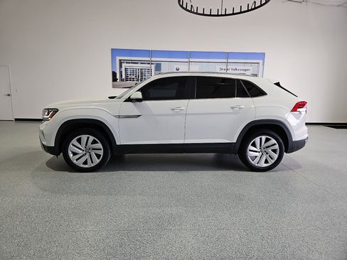 Used 2022 Volkswagen Atlas Cross Sport SE AWD/4WD image 5