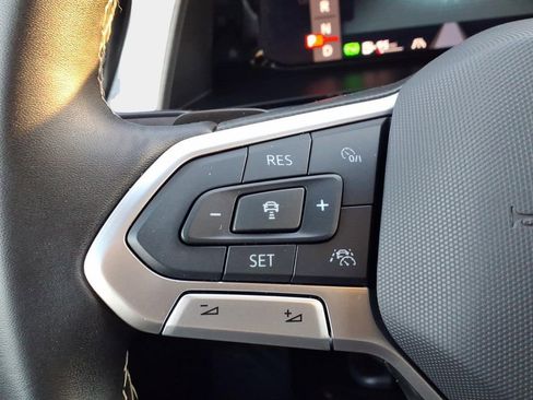 Used 2024 Volkswagen Atlas Cross Sport SE image 21