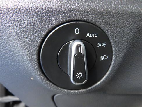 Used 2024 Volkswagen Jetta SE FWD image 14