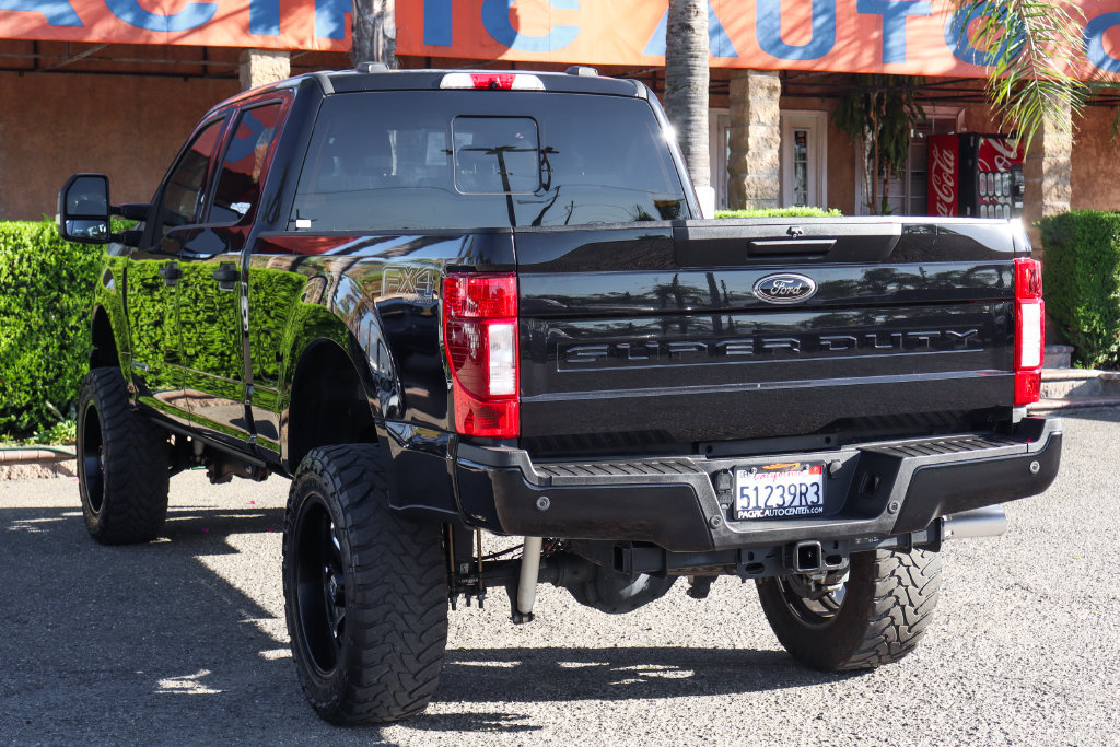 Used 2022 Ford F250 XLT w/ Black Appearance Package AWD/4WD image 6