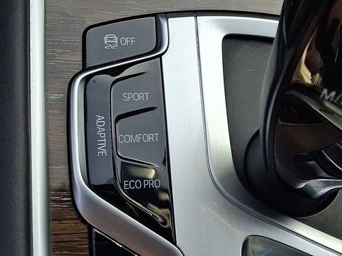 Used 2019 BMW 750i xDrive w/ Executive Package image 29