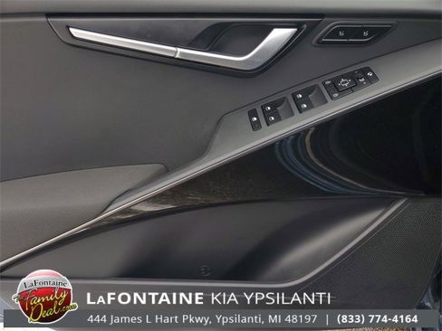 Certified 2023 Kia Niro SX Touring image 13