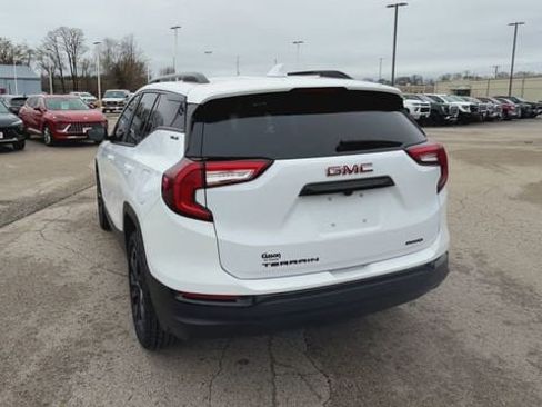 Used 2022 GMC Terrain SLE w/ Driver Convenience Package AWD/4WD image 10