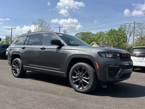 New 2026 Jeep Grand Cherokee L Limited AWD/4WD image 18