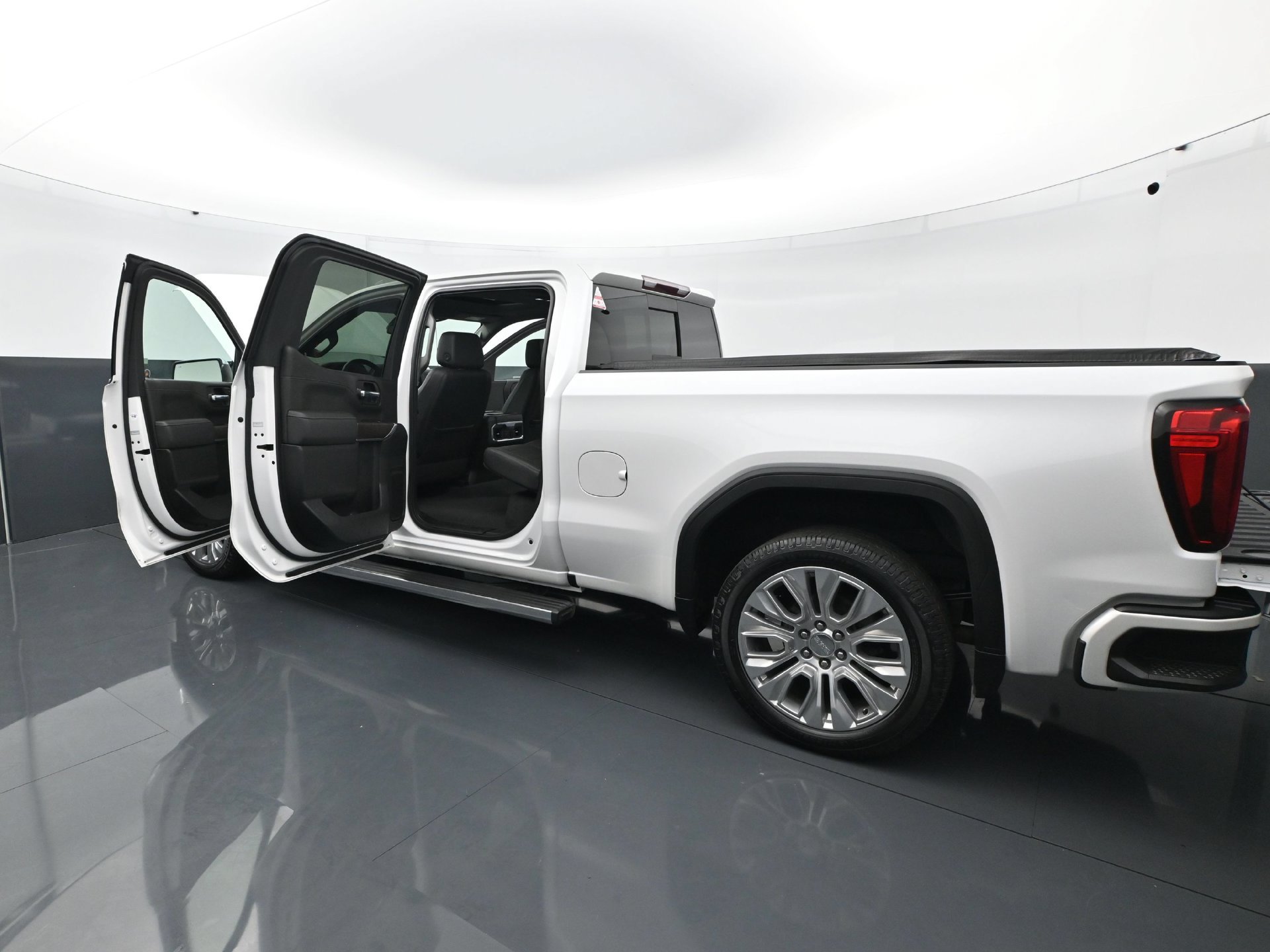 Used 2022 GMC Sierra 1500 Denali w/ Denali Premium Package AWD/4WD image 33