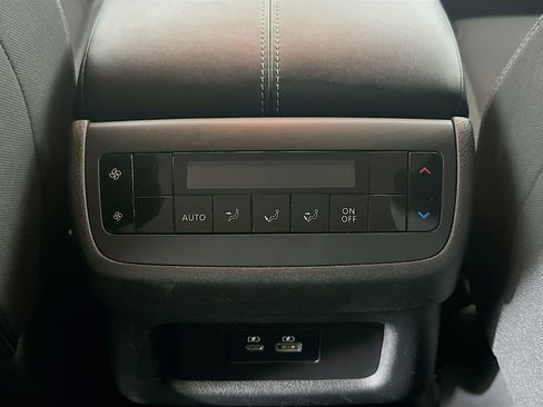 Used 2024 Nissan Pathfinder SV image 26