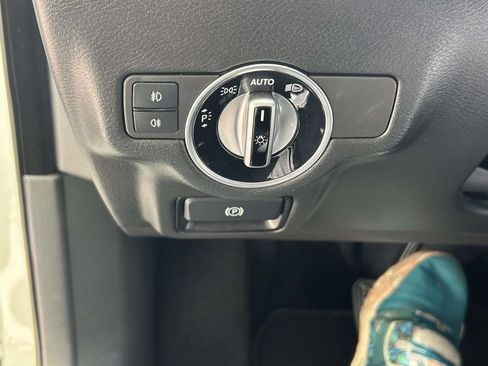 Used 2018 INFINITI QX30 Premium w/ Navigation Package FWD image 20
