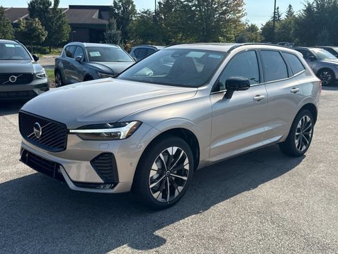 New 2026 Volvo XC60 B5 Plus w/ Climate Package AWD/4WD image 7