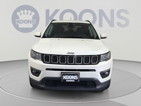 Used 2018 Jeep Compass Latitude w/ Popular Equipment Group AWD/4WD image 11
