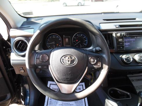 Used 2017 Toyota RAV4 LE image 12