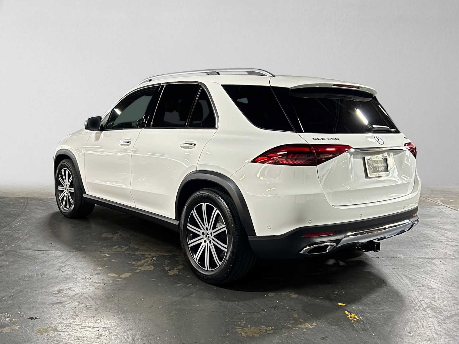 Used 2026 Mercedes-Benz GLE 350 4MATIC image 5