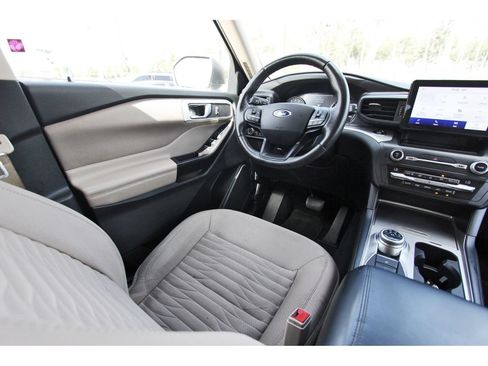 Used 2020 Ford Explorer XLT AWD/4WD image 10