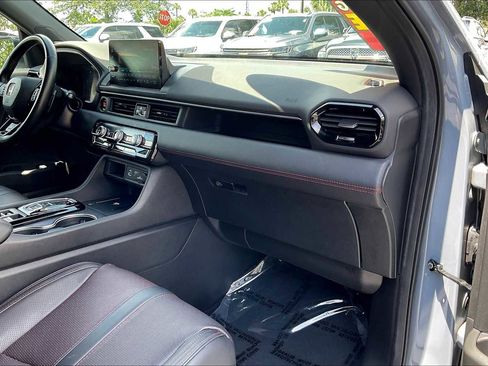 Used 2025 Honda Pilot Black Edition image 28