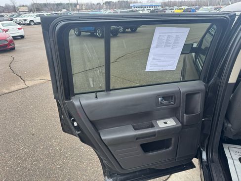 Used 2011 Ford Flex SE image 13