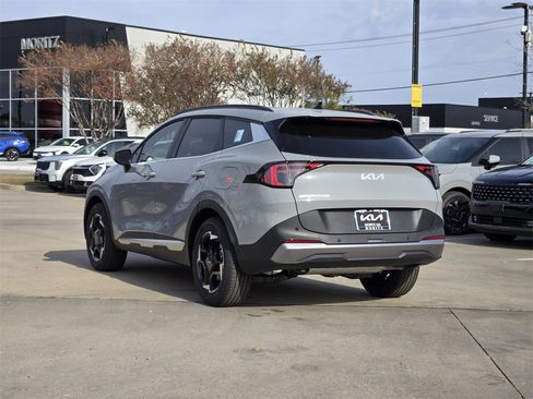 New 2026 Kia Sportage EX image 3