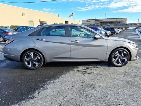 Certified 2022 Hyundai Elantra Limited w/ Cargo Package image 7