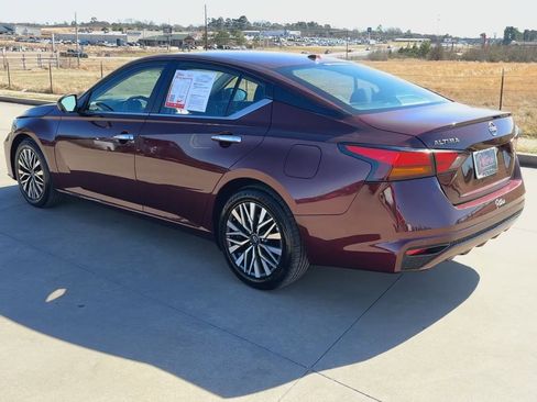 Used 2025 Nissan Altima 2.5 SV image 6