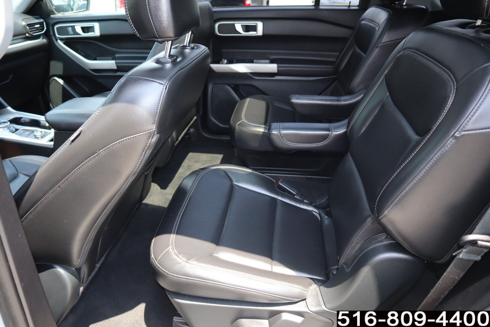 Used 2022 Ford Explorer XLT w/ Equipment Group 202A AWD/4WD image 18