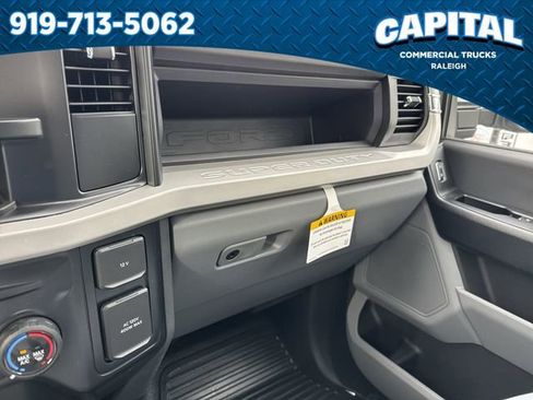 New 2026 Ford F250 XL w/ XL Chrome Package image 27