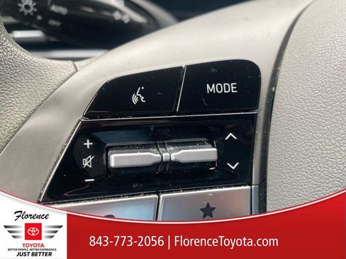 Used 2024 Hyundai Elantra SEL image 25