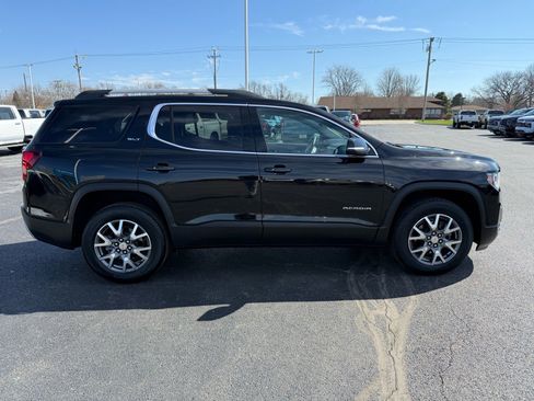 Used 2023 GMC Acadia SLT w/ Technology Package image 6