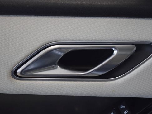 Used 2018 Land Rover Range Rover Velar S image 30