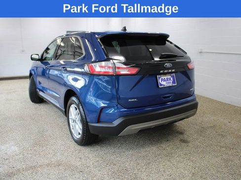 Used 2023 Ford Edge SEL w/ Convenience Package AWD/4WD image 3