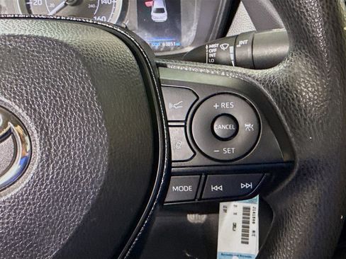 Used 2021 Toyota Corolla LE FWD image 15