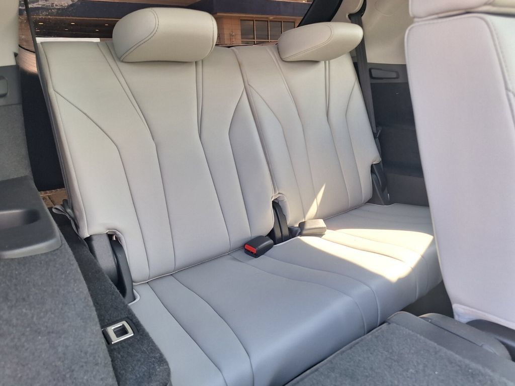 Certified 2023 Acura MDX w/ Technology Package AWD/4WD image 34