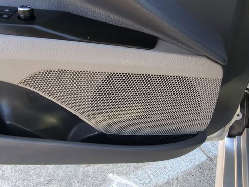 Used 2023 Toyota Camry XLE image 14