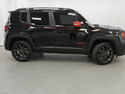 Certified 2023 Jeep Renegade Latitude image 10