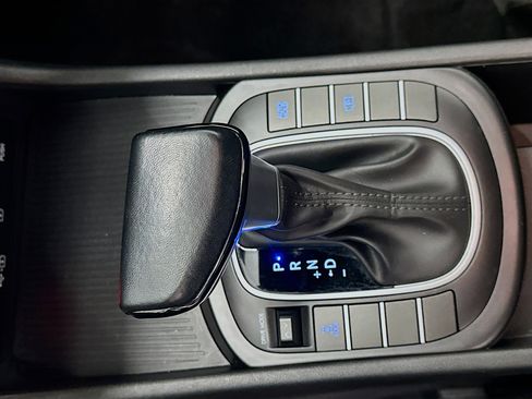 Used 2025 Hyundai Kona SEL image 25