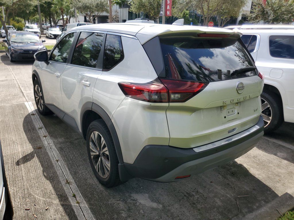 Certified 2023 Nissan Rogue SV FWD image 3