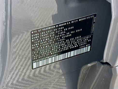 Used 2023 Volkswagen Taos SE w/ Panoramic Sunroof Package image 12