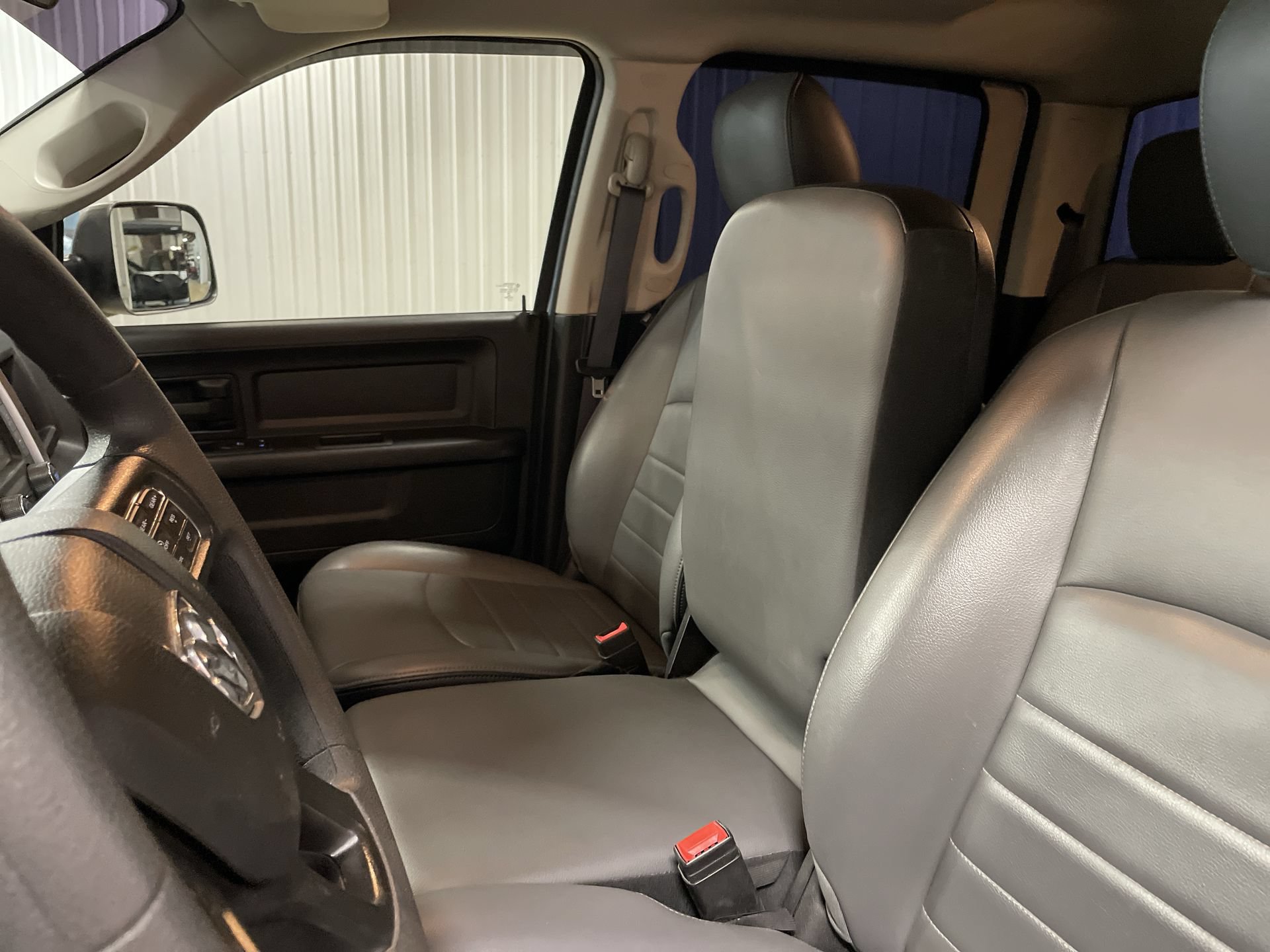 Used 2022 RAM 1500 Tradesman w/ Chrome Appearance Group AWD/4WD image 32