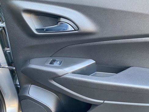 Used 2025 Chevrolet Trax LT w/ Driver Confidence Package image 35