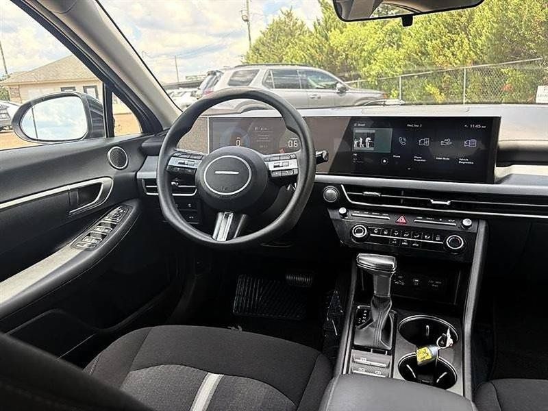 Used 2025 Hyundai Sonata SE FWD image 34