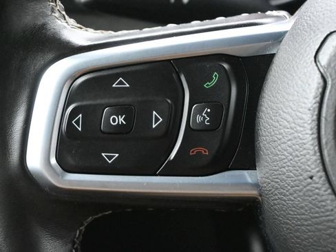 Used 2022 Jeep Wrangler Unlimited Sahara w/ Cold Weather Group AWD/4WD image 5
