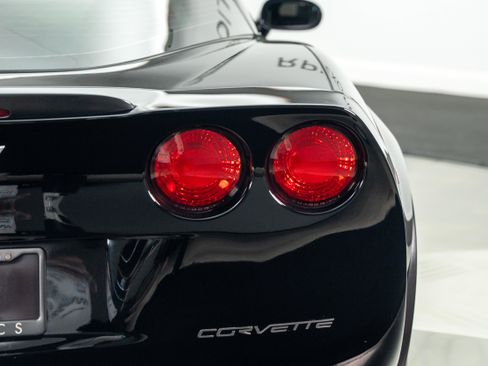 Used 2007 Chevrolet Corvette Z06 w/ Preferred Equipment Group RWD image 18