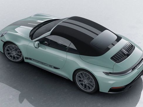 New 2026 Porsche 911 Carrera 4S image 4